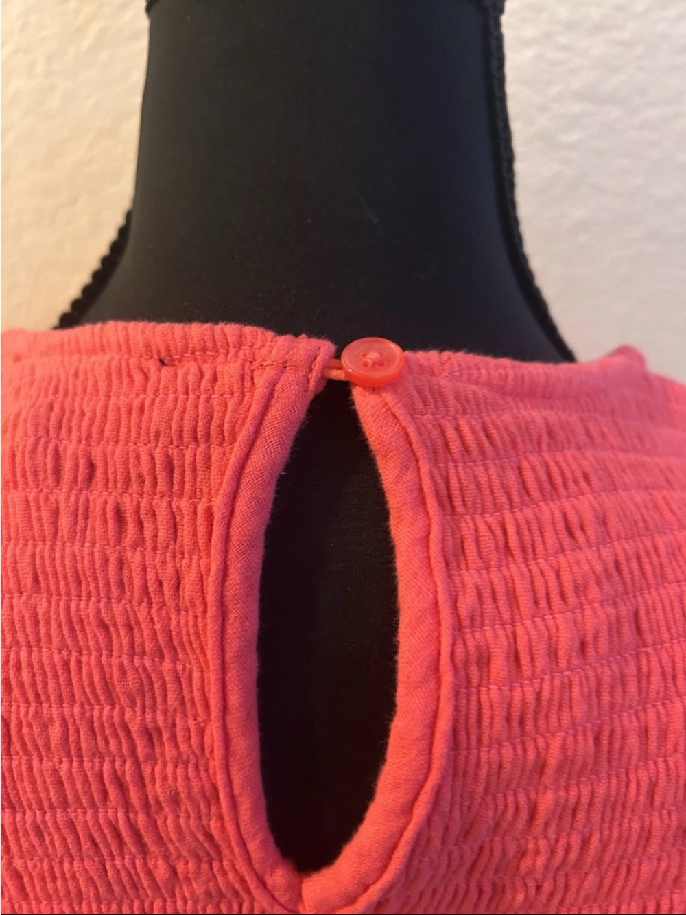 🆕DKNY Women’s Pink Smocked Gauze Tank Top Blouse Sz XL Summer Feminine Cute NWT - Picture 3 of 6